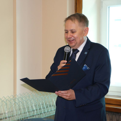 Prof. Tomasz Szczepański, Rektor SUM wręcza powołania na funkcje kierowników jednostek SUM