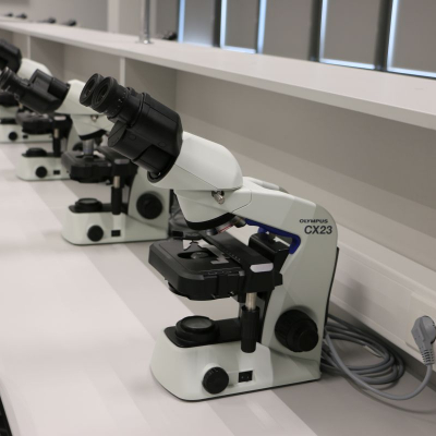 FBB - budynek uczylni, urządzano sale i pracownie oraz laboratorium