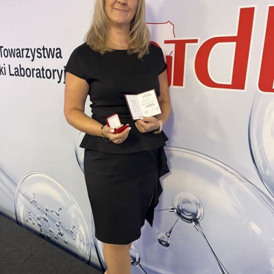 Dr n. med. Kornelia Kuźnik-Trocha wyróżniona honorową odznaką „PTDL w uznaniu zasług”
