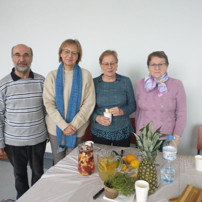 Pierwsze zajęcia na Uniwersytecie Trzeciego Wieku przy Wydziale Zdrowia Publicznego w Bytomiu. Były to warsztaty poświęcone nawodnieniu,